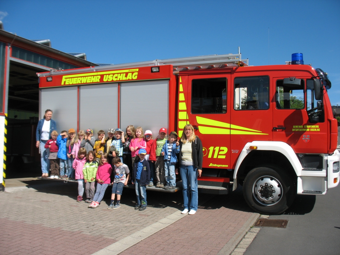 Besuch des Kindergarten aus Uschlag bei der Feuerwehr Uschlag. Am 09.06.2011